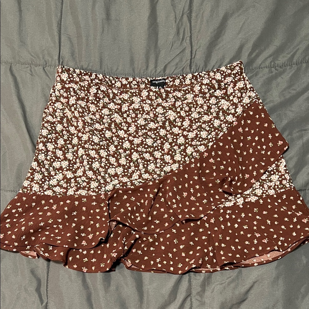 NWOT Mixed Floral Tiered Skirt Originality Brand